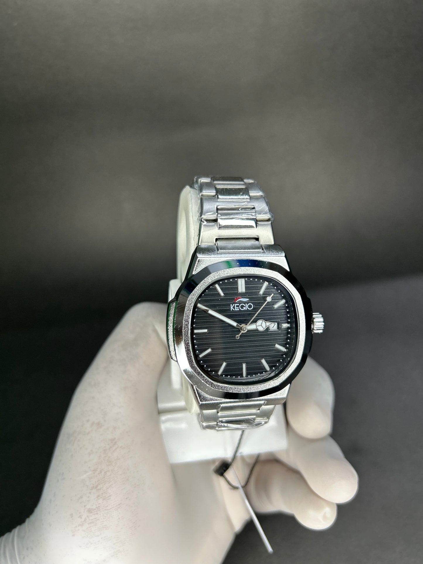 KEIGO Stainless steel wristwatch with black dial