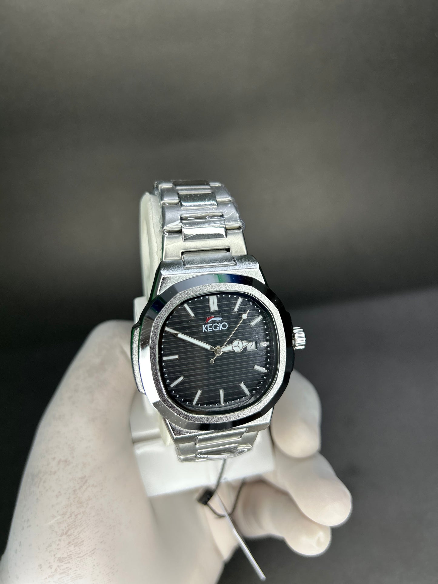 KEIGO Stainless steel wristwatch with black dial