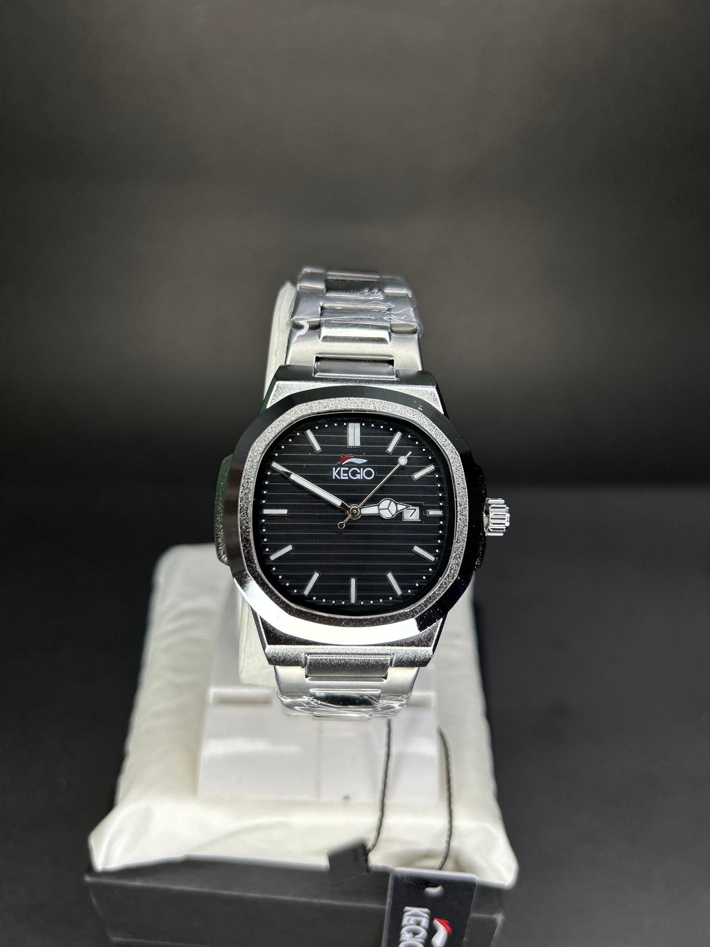 KEIGO Stainless steel wristwatch with black dial
