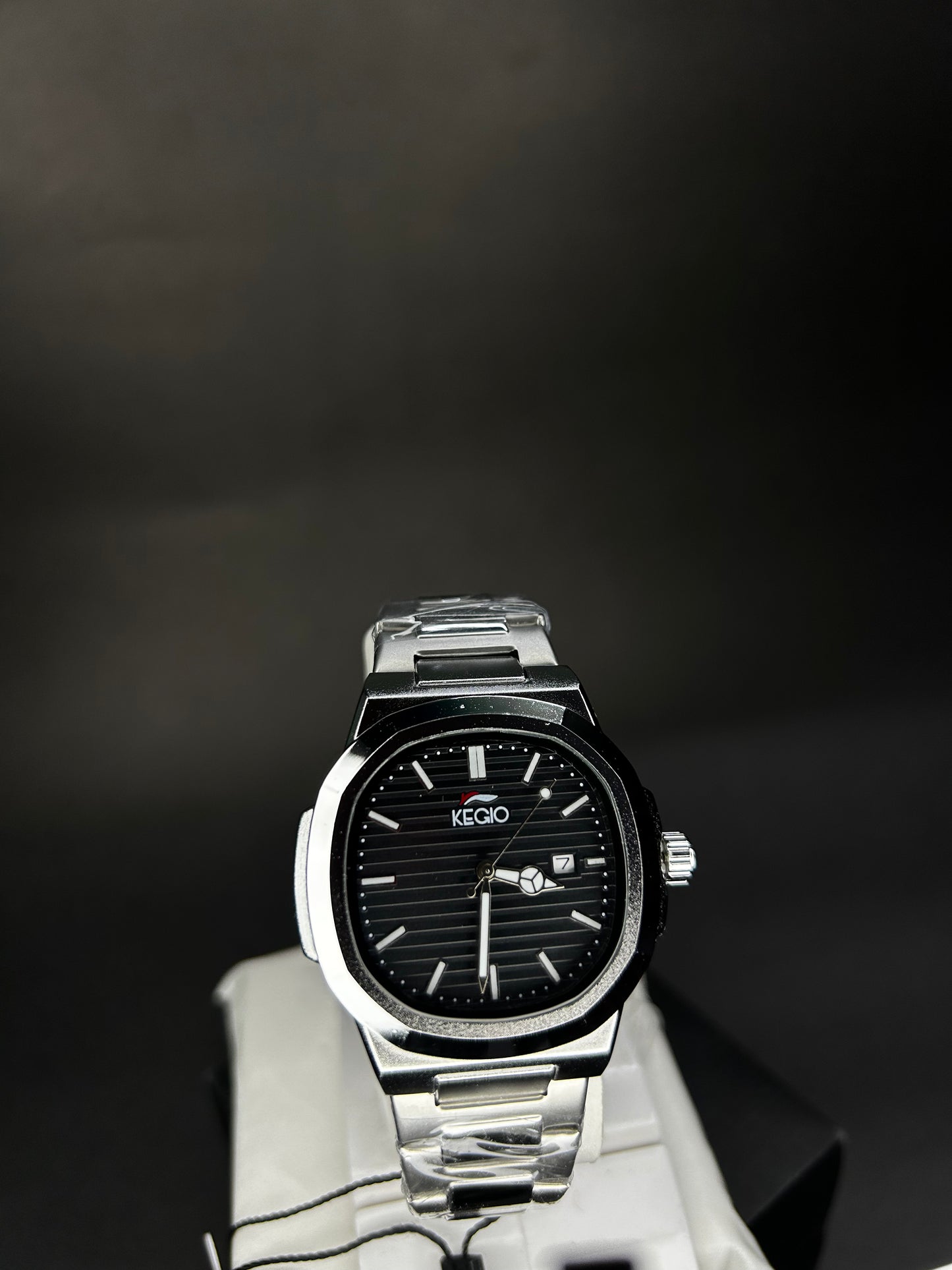 KEIGO Stainless steel wristwatch with black dial