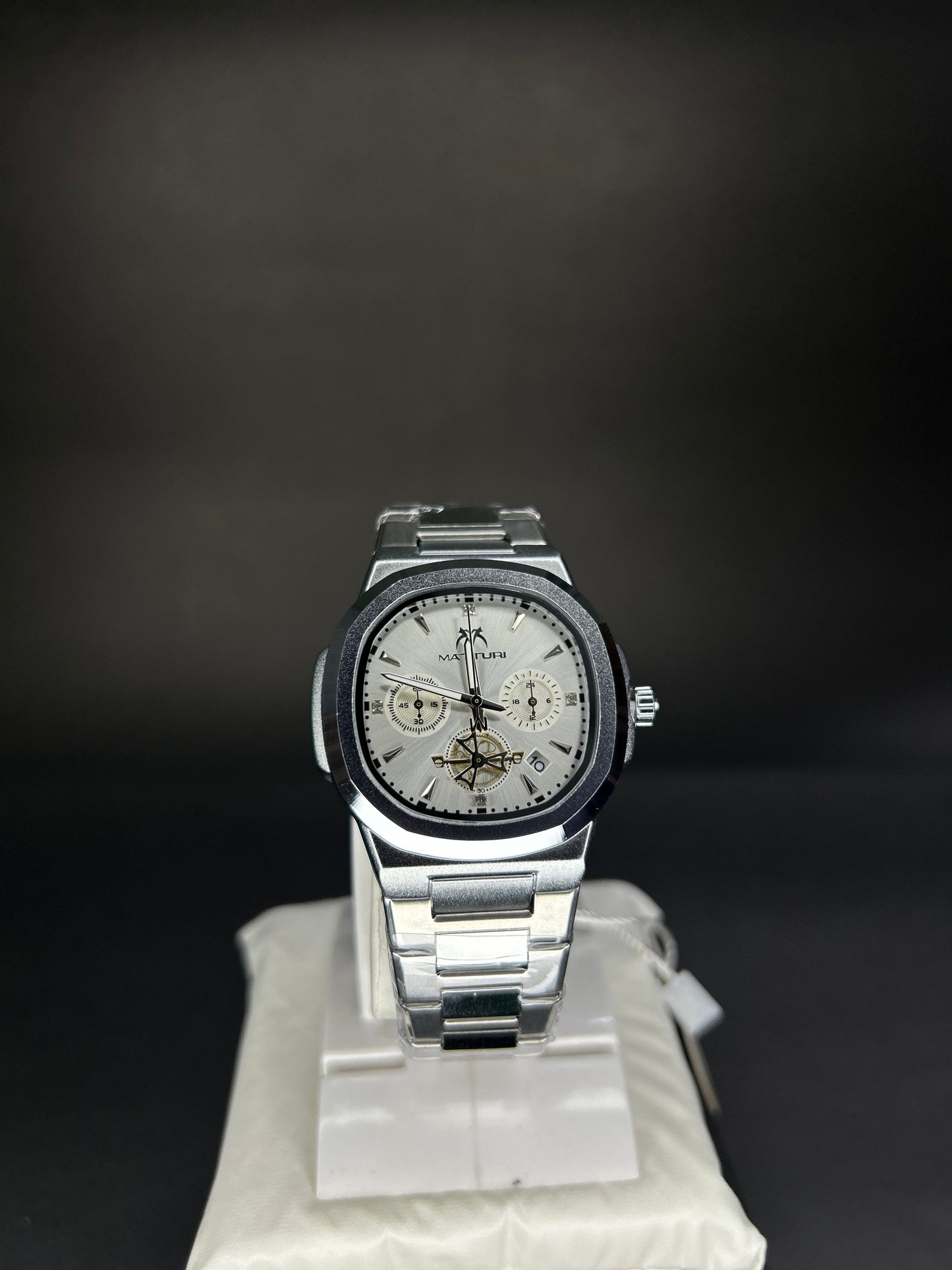 Matturi stainless steel premium watch with white dial
