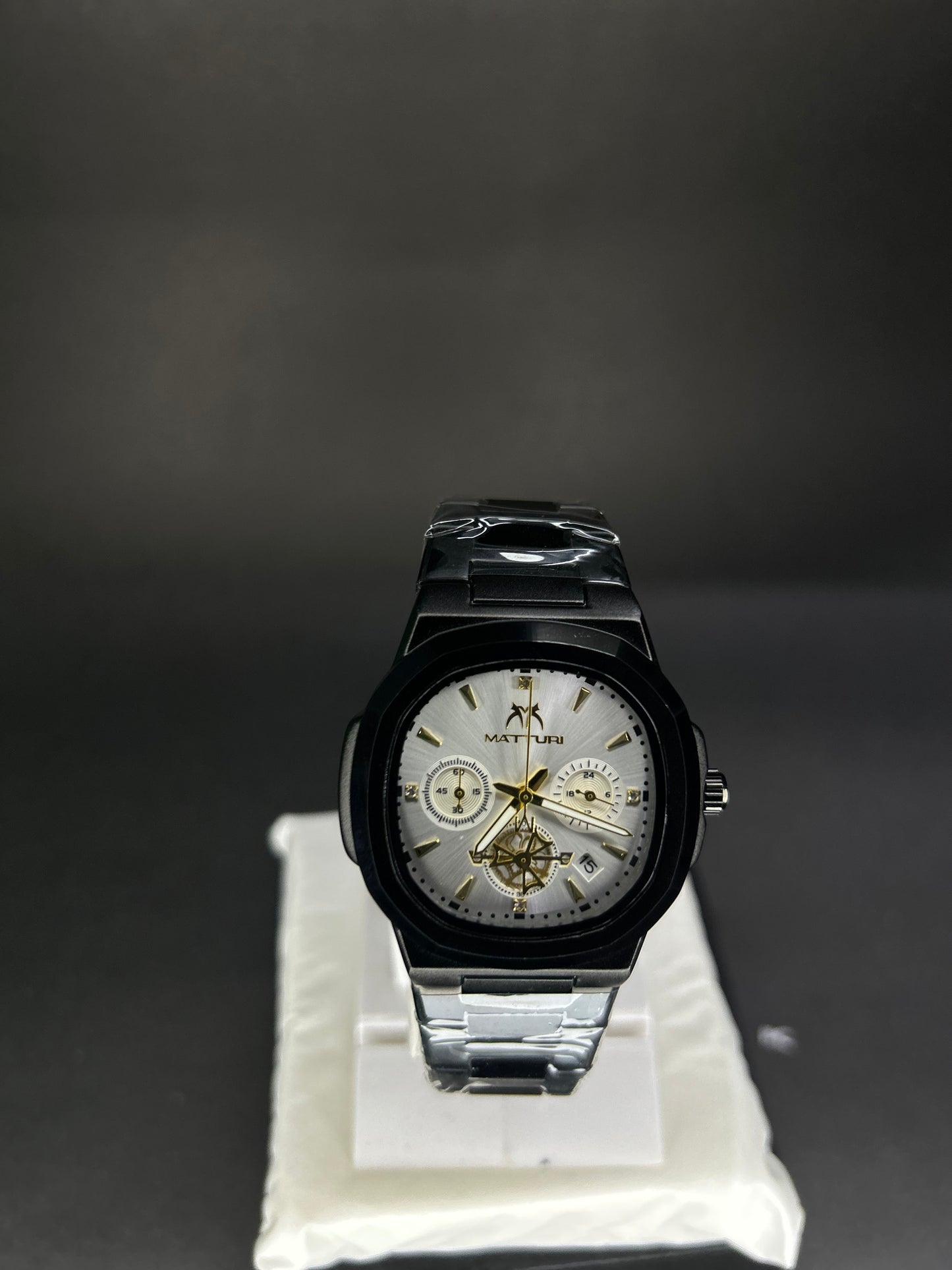 Matturi stainless steel black premium watch with white dial