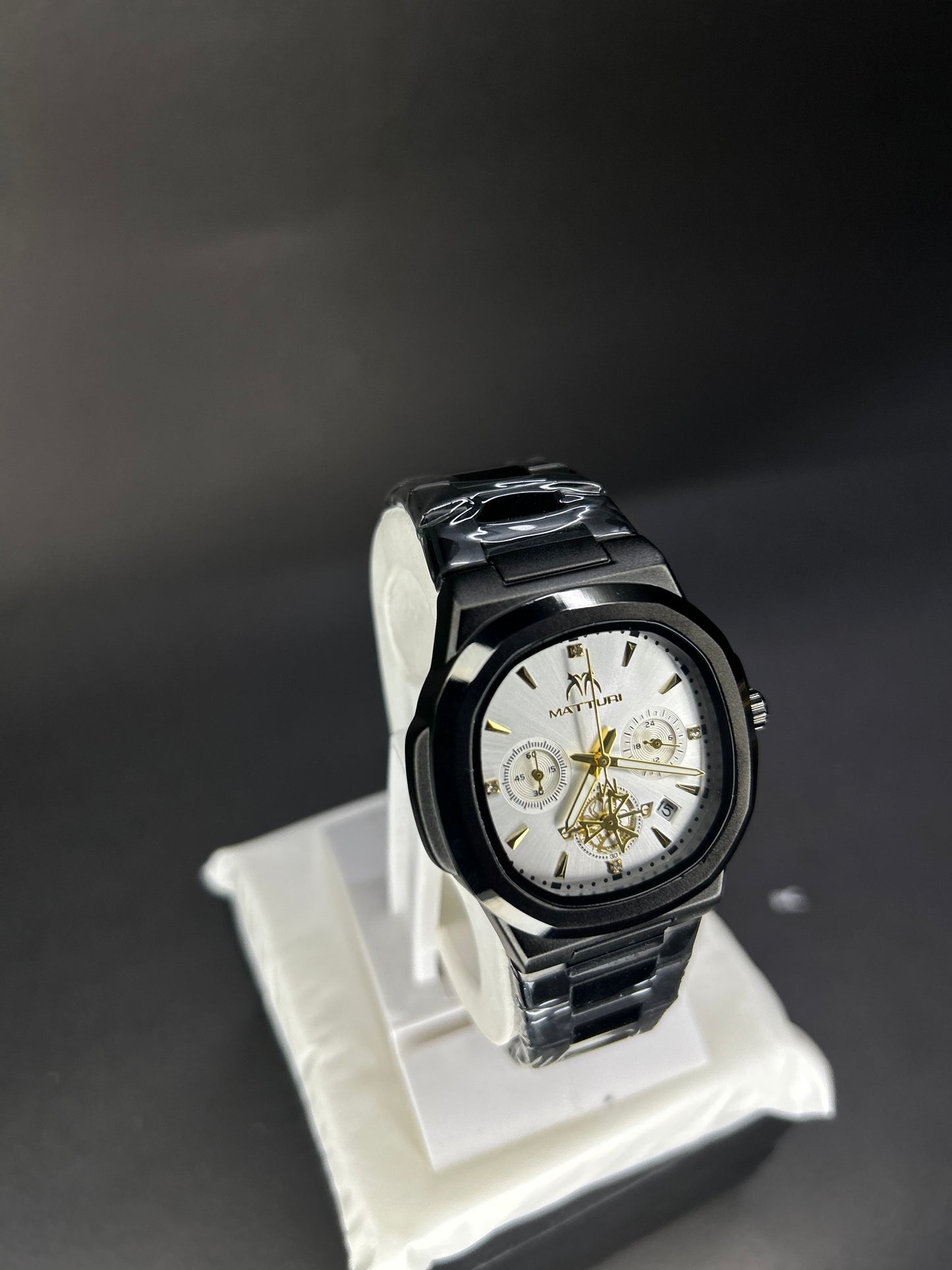 Matturi stainless steel black premium watch with white dial
