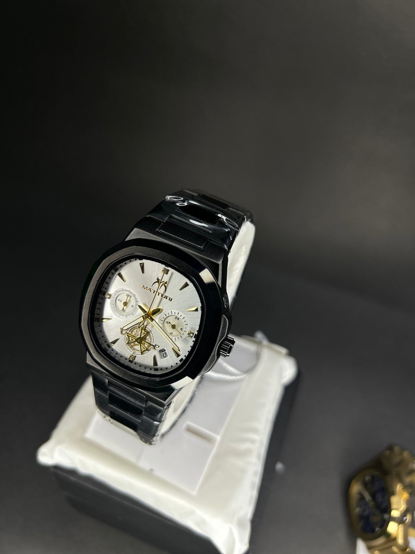 Matturi stainless steel black premium watch with white dial