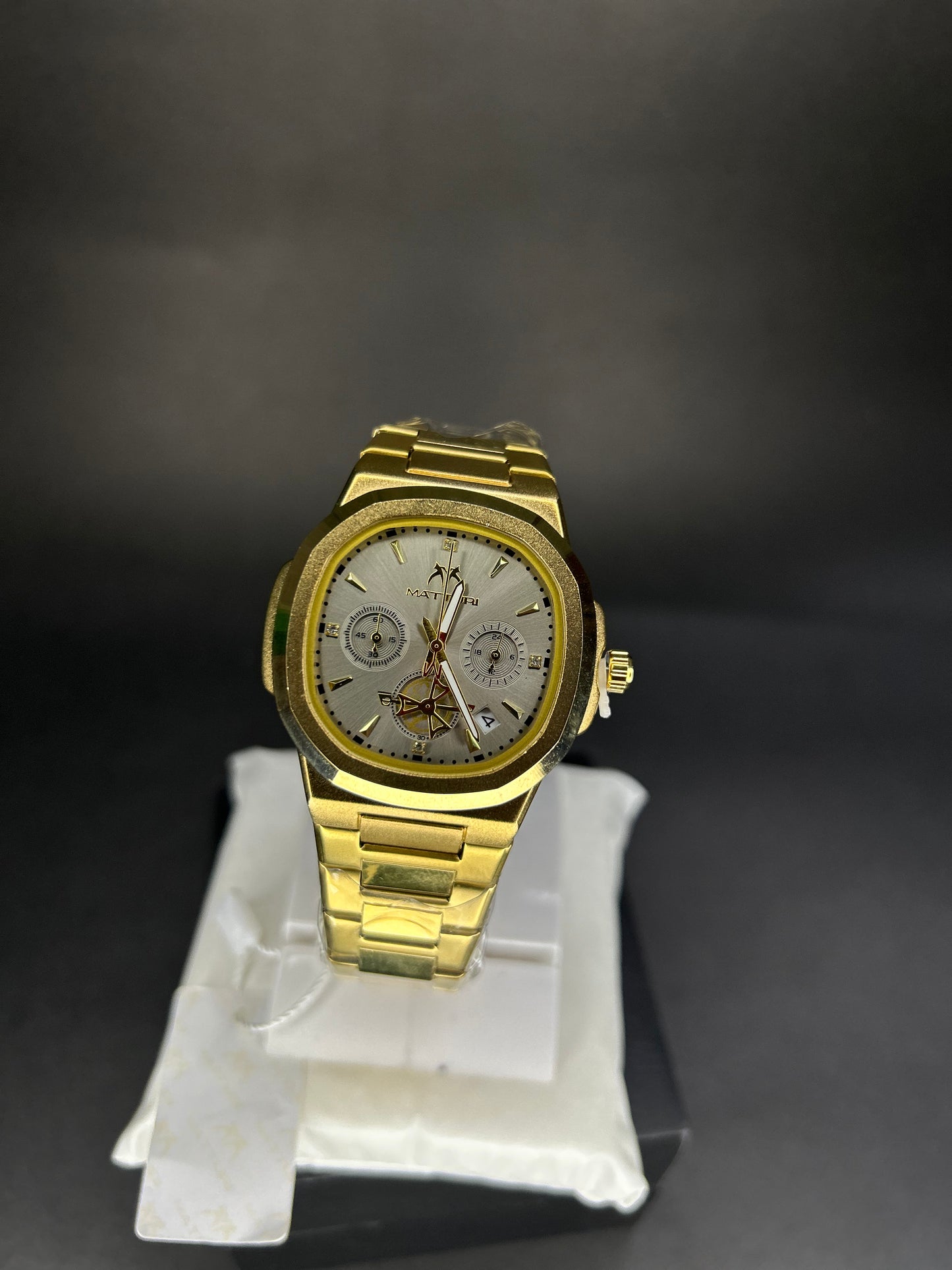 Matturi stainless steel gold premium watch with silver dial